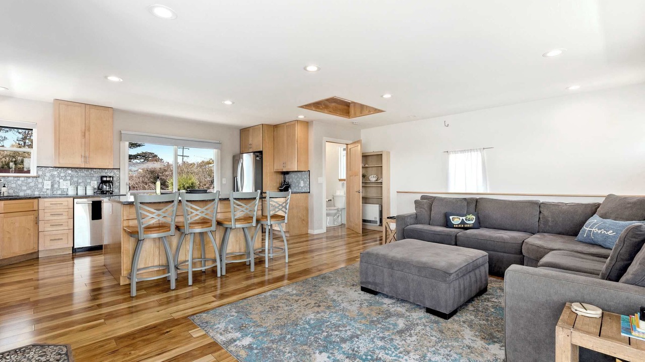 Photo of Livingroom in Eastside Santa Cruz