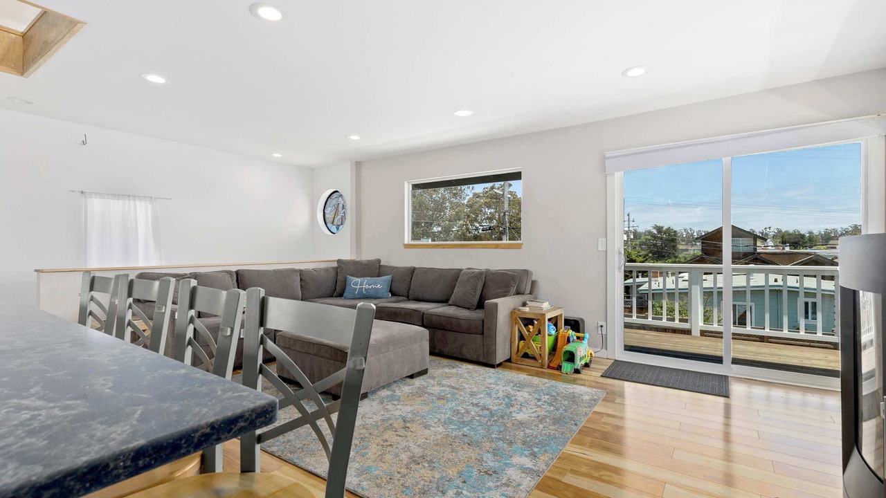 Photo of Livingroom in Eastside Santa Cruz