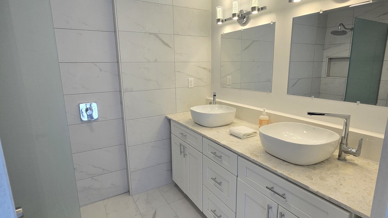 Photo of Bathroom in Discovery Bay