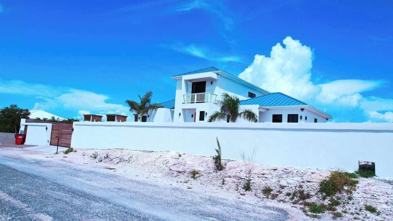 Photo of Others in Leeward Settlement