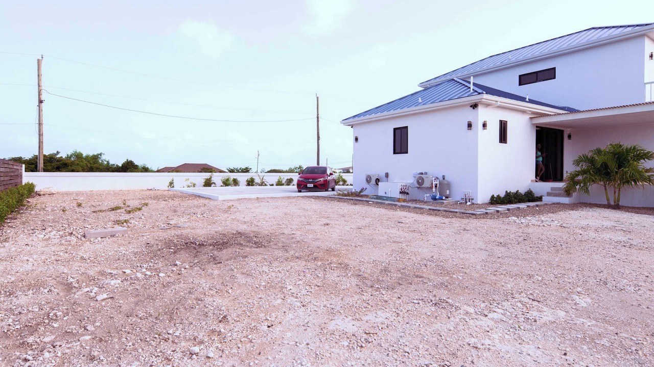 Photo of Others in Leeward Settlement