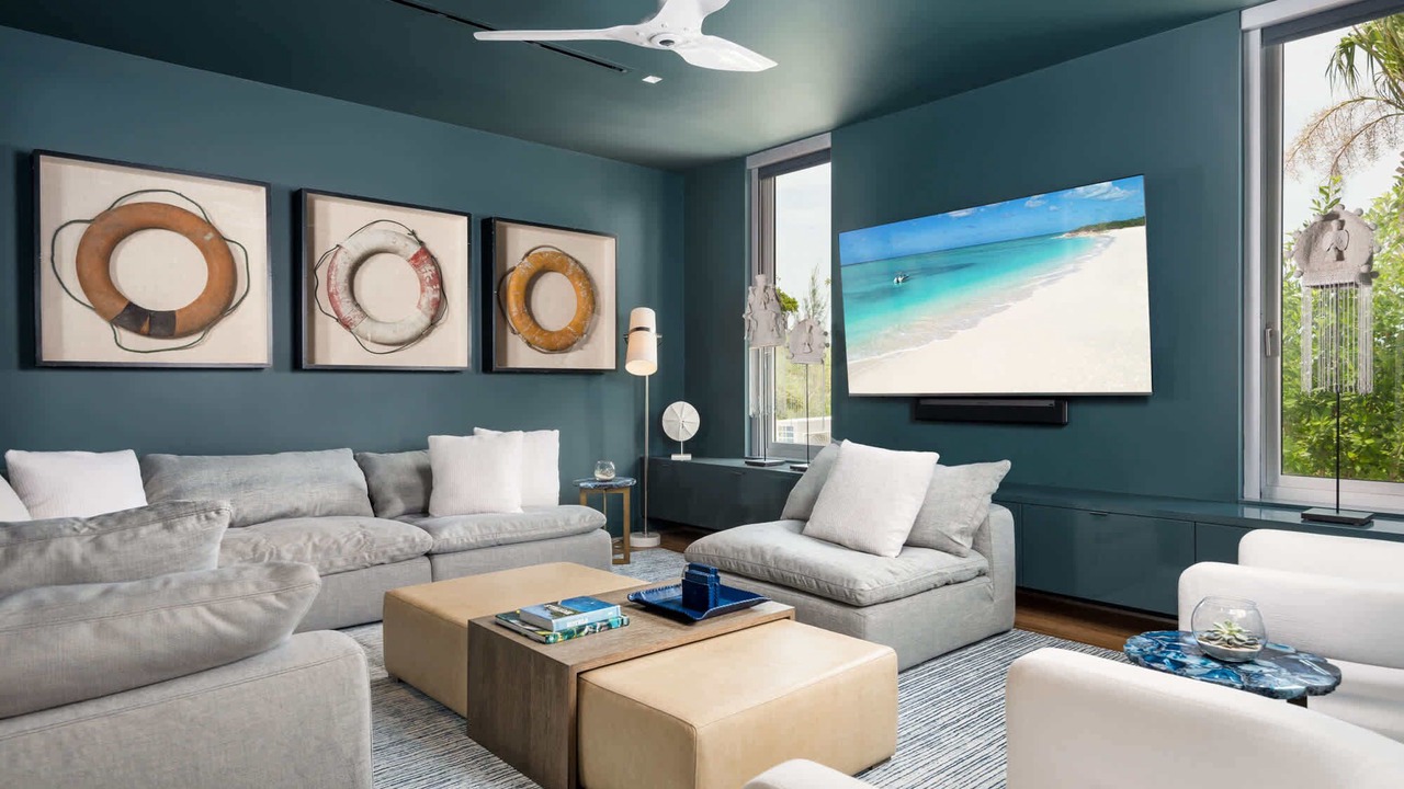 Photo of Livingroom in Leeward Settlement