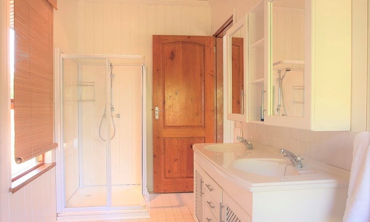 Photo of Bathroom in Cerf Island