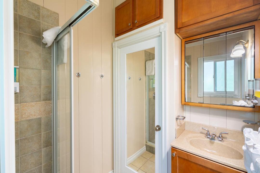 Photo of Bathroom in Venetian Road Settlement