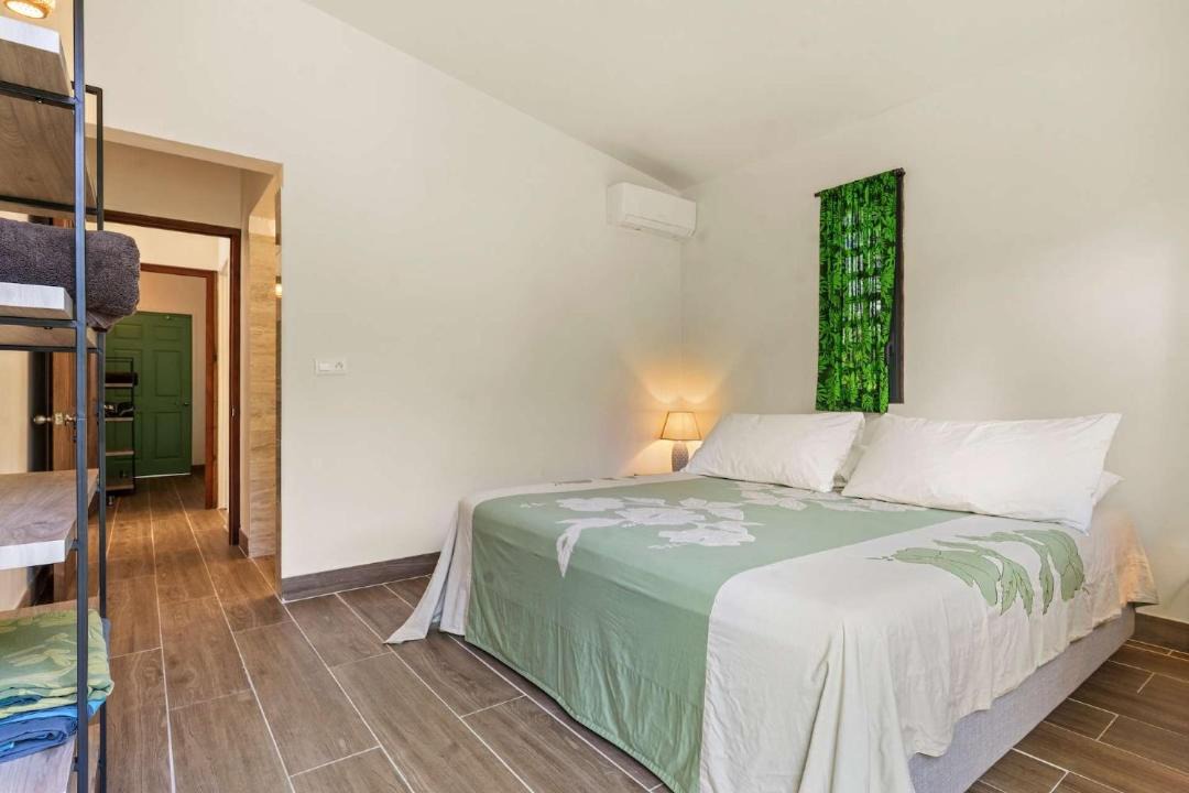 Photo of Bedroom in To'ahotu