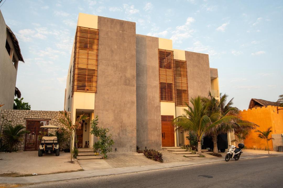 Photo of Buildings in Colonia Meteorologico