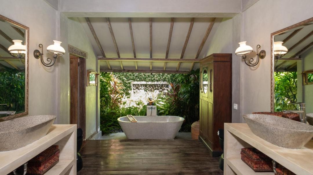 Photo of Bathroom in Petitenget