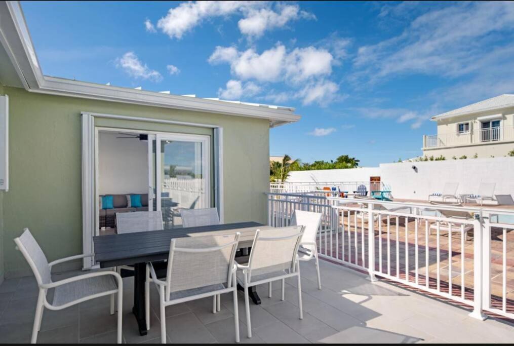 Photo of Patio Balcony in Cockburn Town