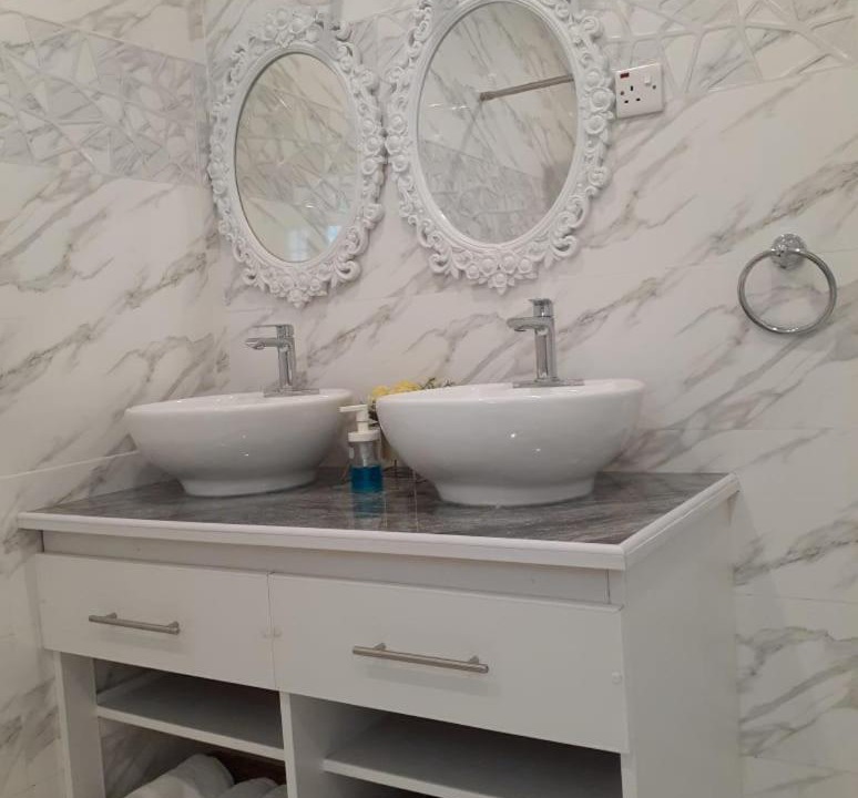 Photo of Bathroom in Mare Anglaise