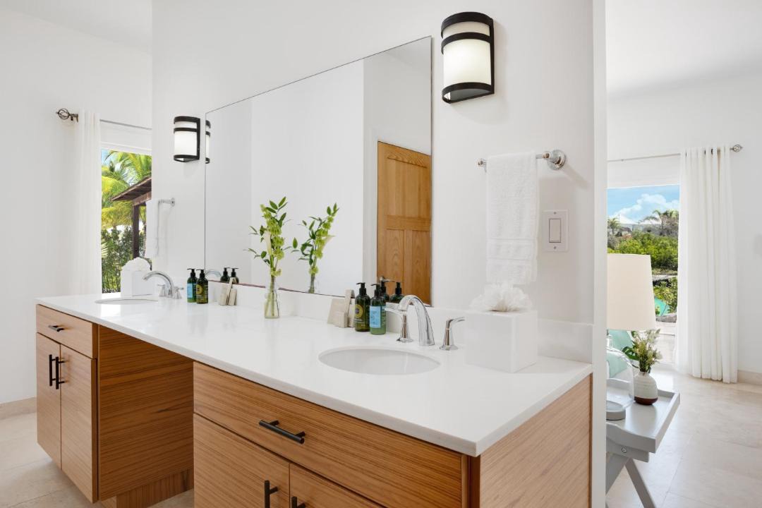 Photo of Bathroom in Leeward Settlement
