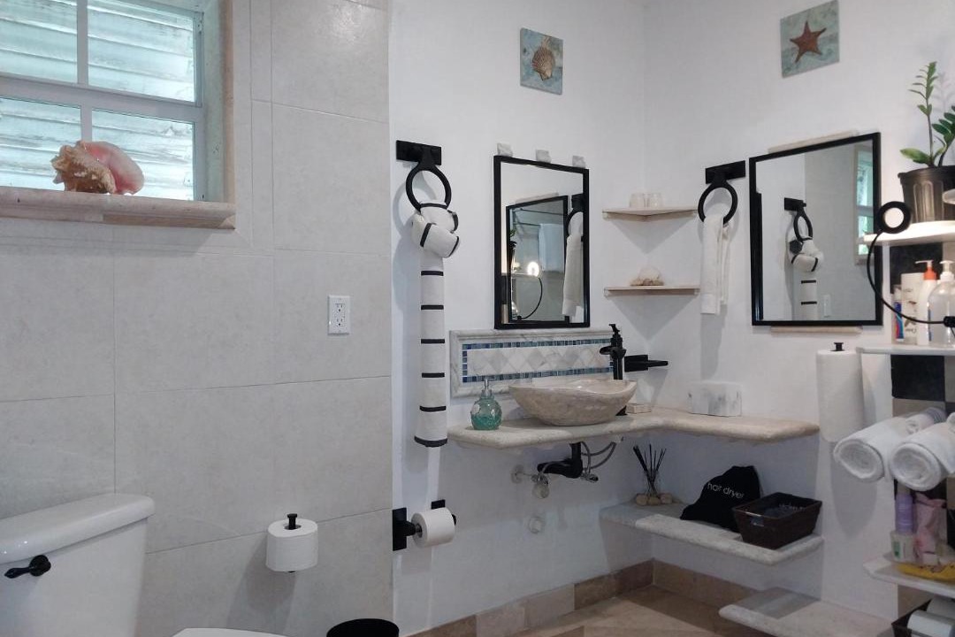 Photo of Bathroom in Leeward Settlement