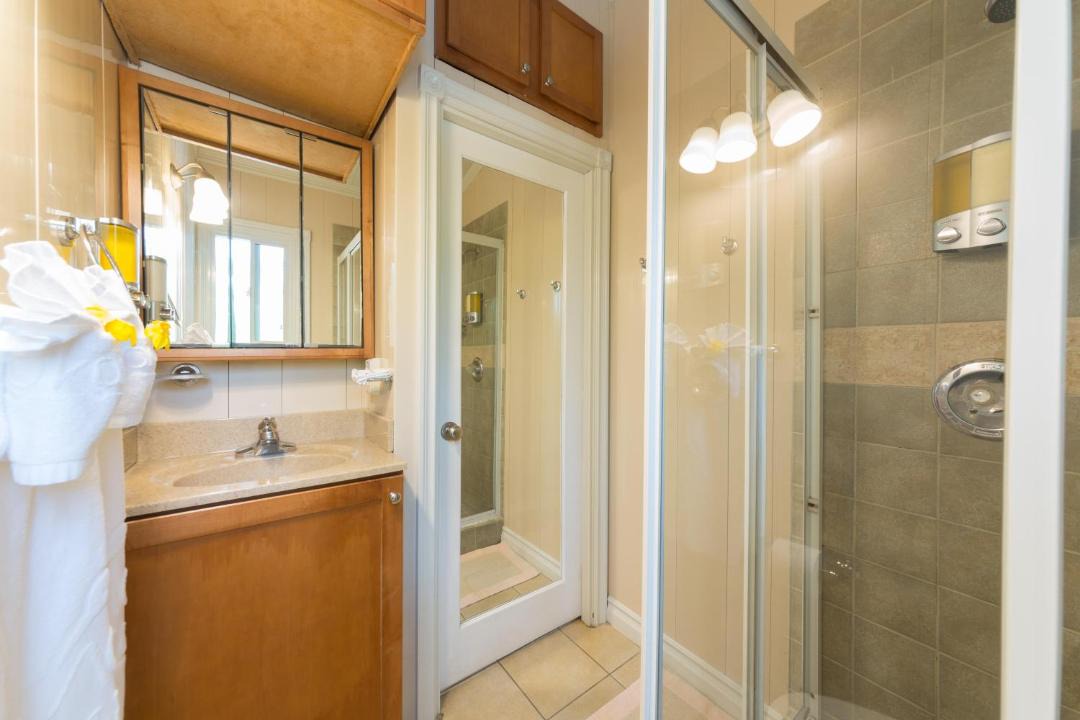 Photo of Bathroom in Venetian Road Settlement