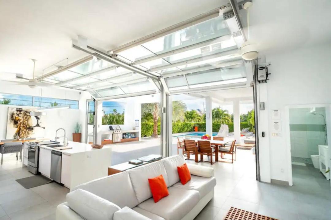 Photo of Livingroom in Long Bay