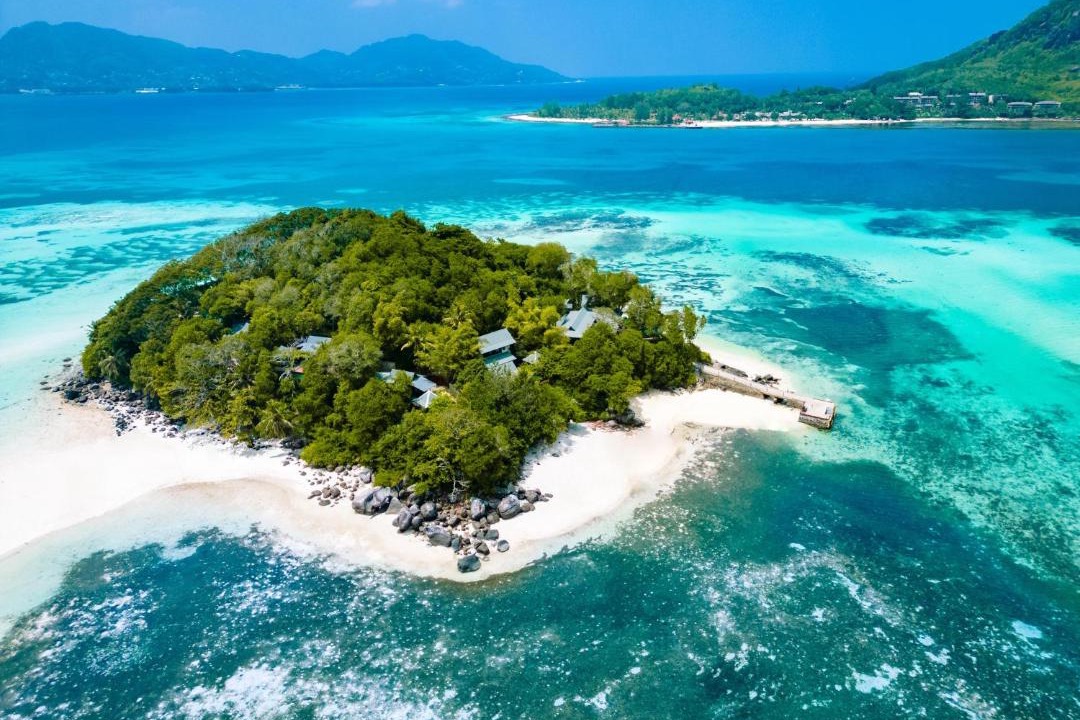 Photo of Others in Round Island