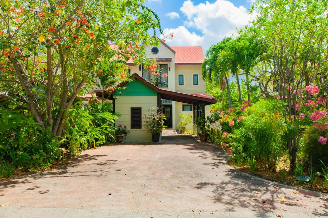 Photo of Buildings in Eden Island