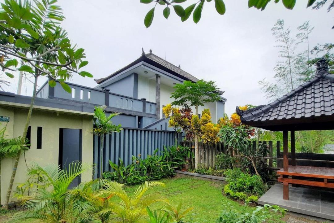 Photo of Buildings in Suraberata