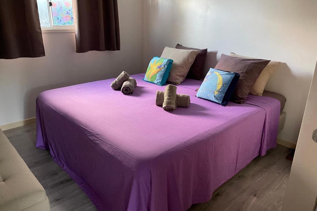 Photo of Bedroom in Teahupoo
