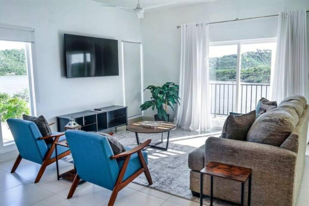 Photo of Livingroom in Venetian Road Settlement