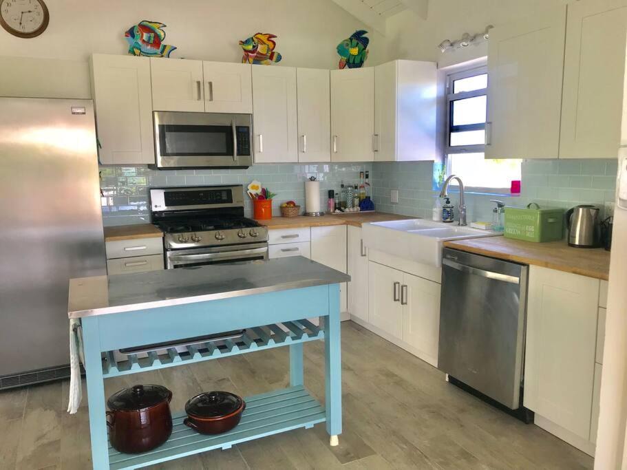 Photo of Kitchen in Cockburn Town