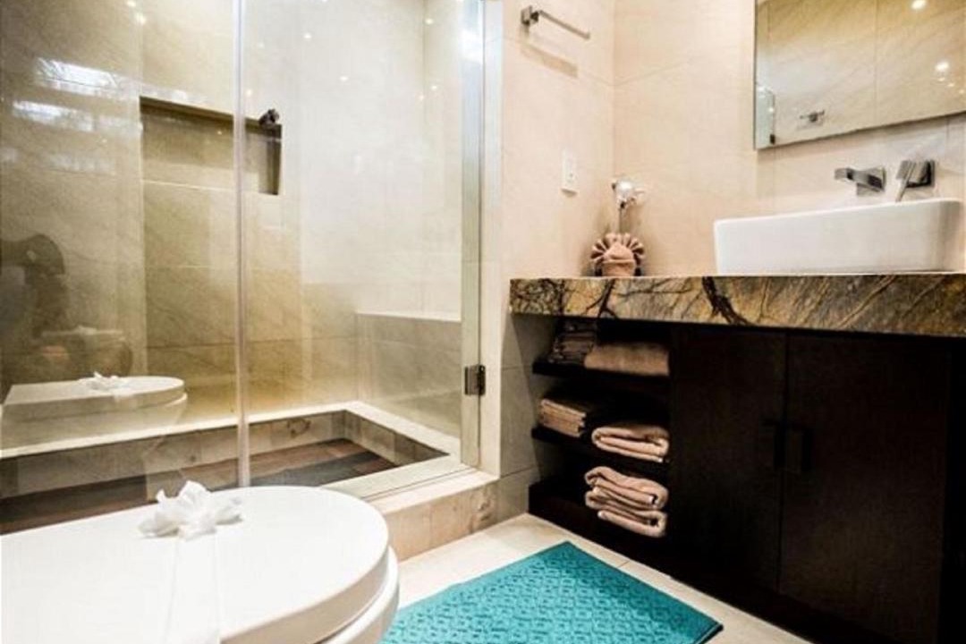 Photo of Bathroom in 12th Street