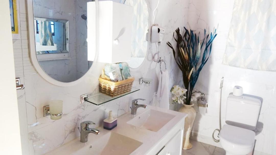 Photo of Bathroom in Mare Anglaise