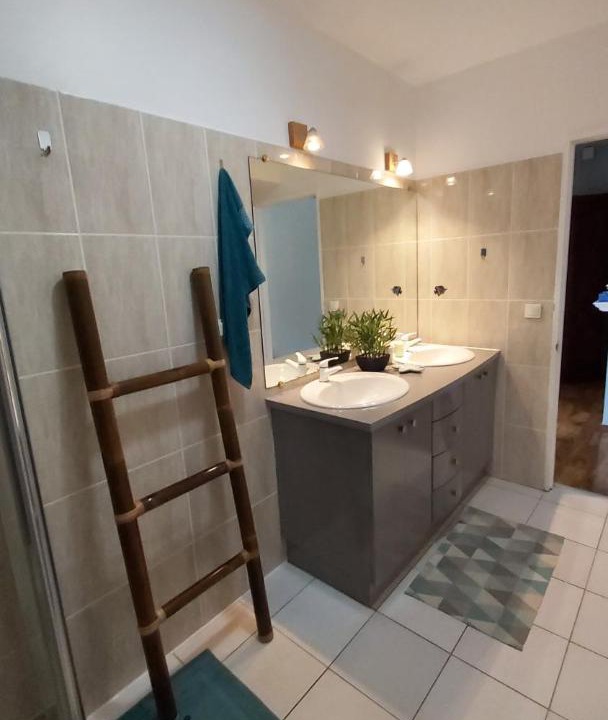 Photo of Bathroom in Papeete