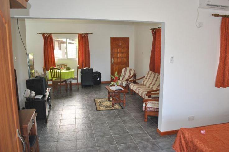 Photo of Livingroom in Beau Vallon