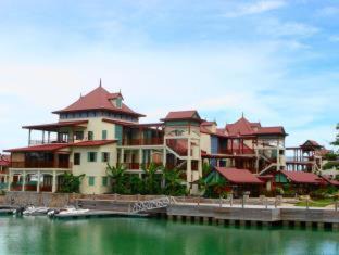Photo of Others in Eden Island