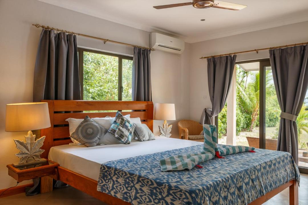Photo of Bedroom in Cerf Island