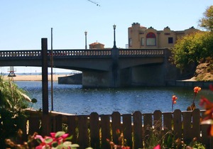 Capitola Venetian Hotel