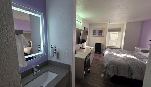 Classic 1 King Bed