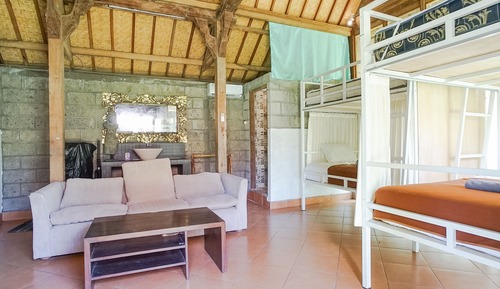 Bed in 8-bed mixed dormitory