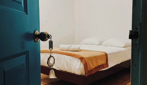 Basic Shared Dormitory, Women only