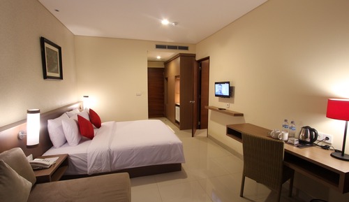Deluxe Upper Floor Room, Double Bed with Pool View