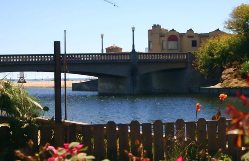 Capitola Hotel | Capitola Venetian Hotel