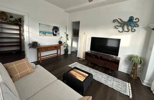 Opal Cliffs Apartment | Casual & elegant bungalow two blocks to the beach