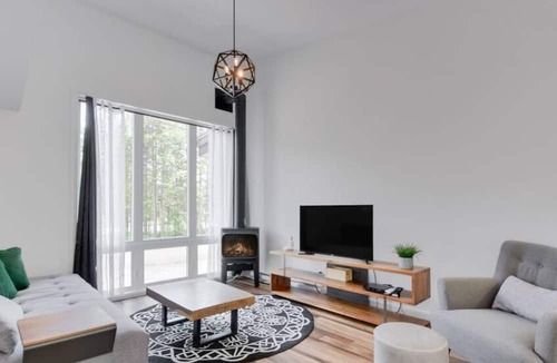 Pont-Rouge Cabin | Ares chalet with Spa and pool