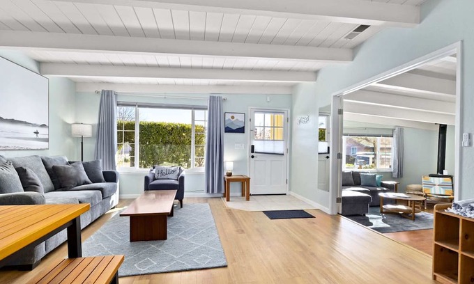 Eastside Santa Cruz House | Live Oak 2 bedroom home with spacious backyard!